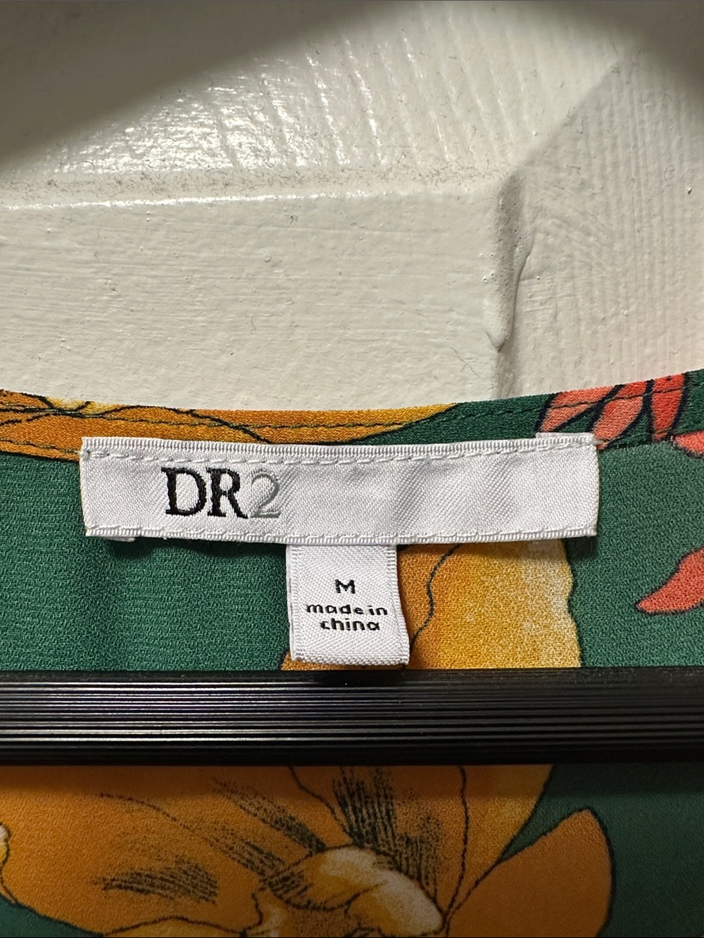 DR2 Green Floral V-Neck Short Sleeve Blouse - Picture 2 of 3